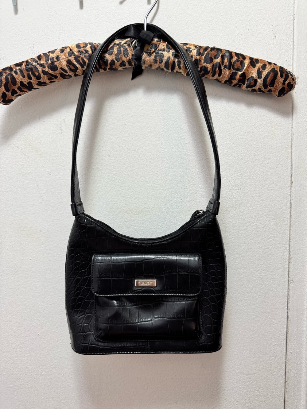 2000s Y2K Nine West Black Croc-Embossed Shoulder Bag Vintage